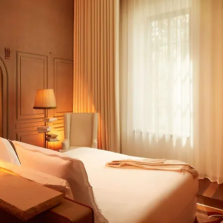 מלון Mondrian Les Carmes 5*