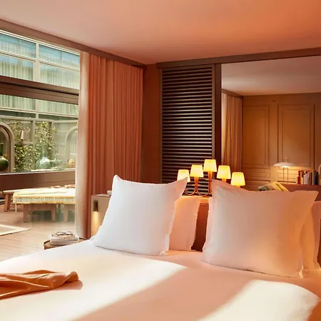 Mondrian Les Carmes 5* Бордо