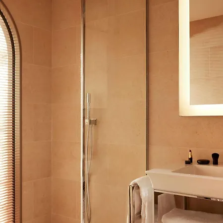 Mondrian Les Carmes 5* Bordeaux