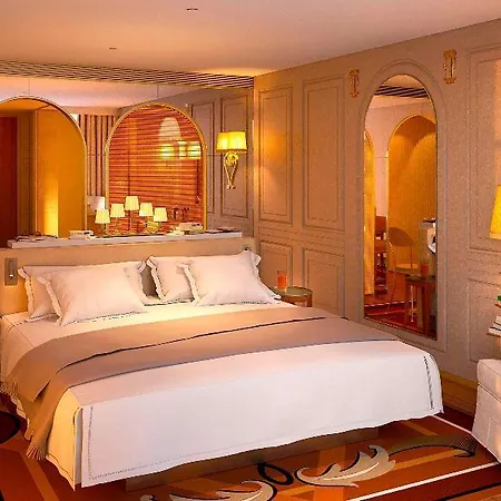Mondrian Les Carmes 5*