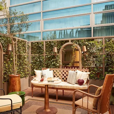 Hotel Mondrian Les Carmes 5*