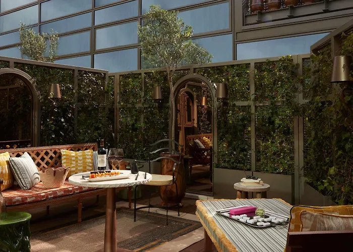 فندق Mondrian Les Carmes