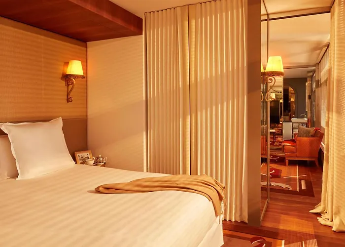 Mondrian Les Carmes فندق 5*