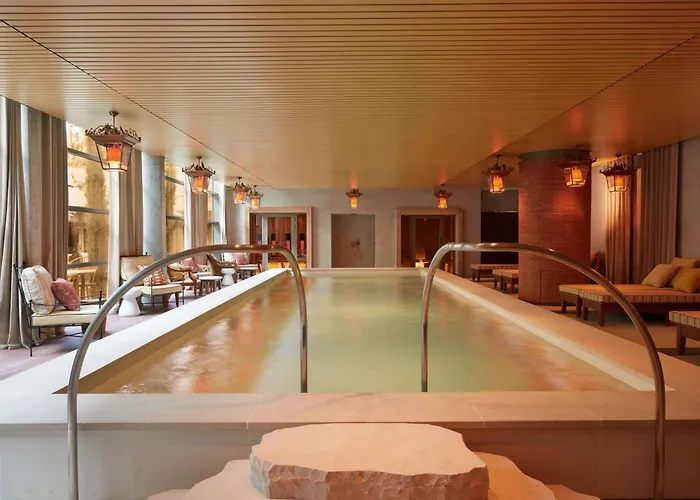 Mondrian Les Carmes Szálloda 5*