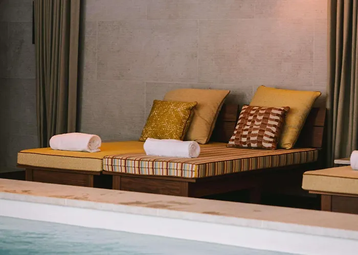 Mondrian Les Carmes Hotel Burdeos